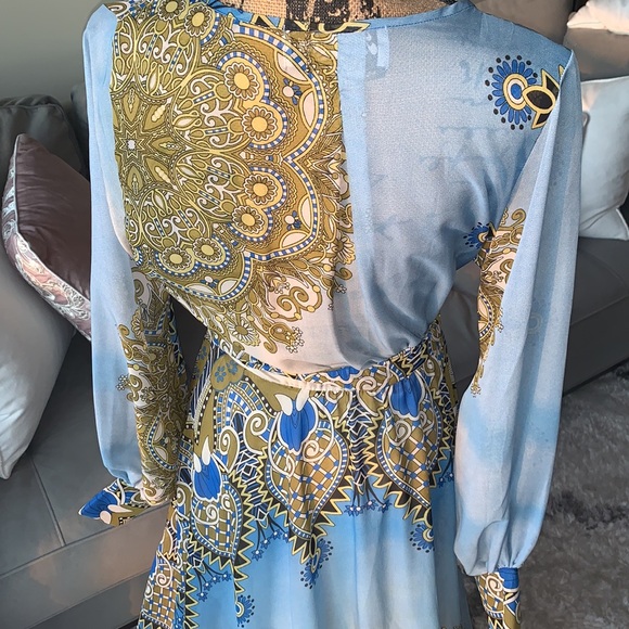 Meghan LA stunning royal print maxi dress! - Picture 6 of 11